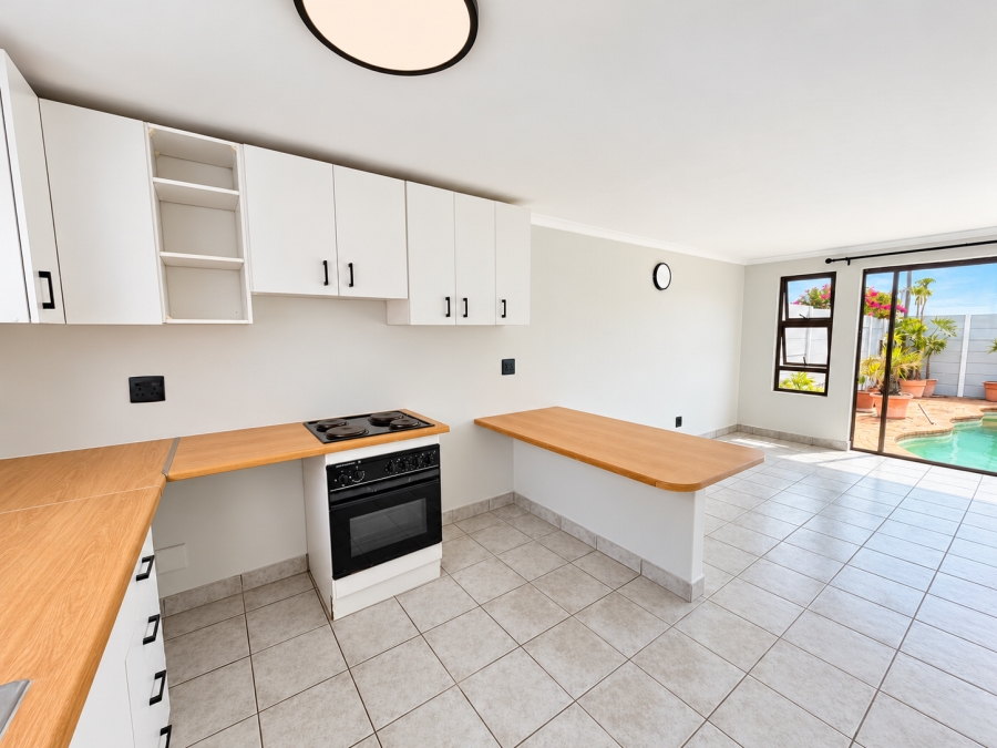 4 Bedroom Property for Sale in Bothasig Western Cape